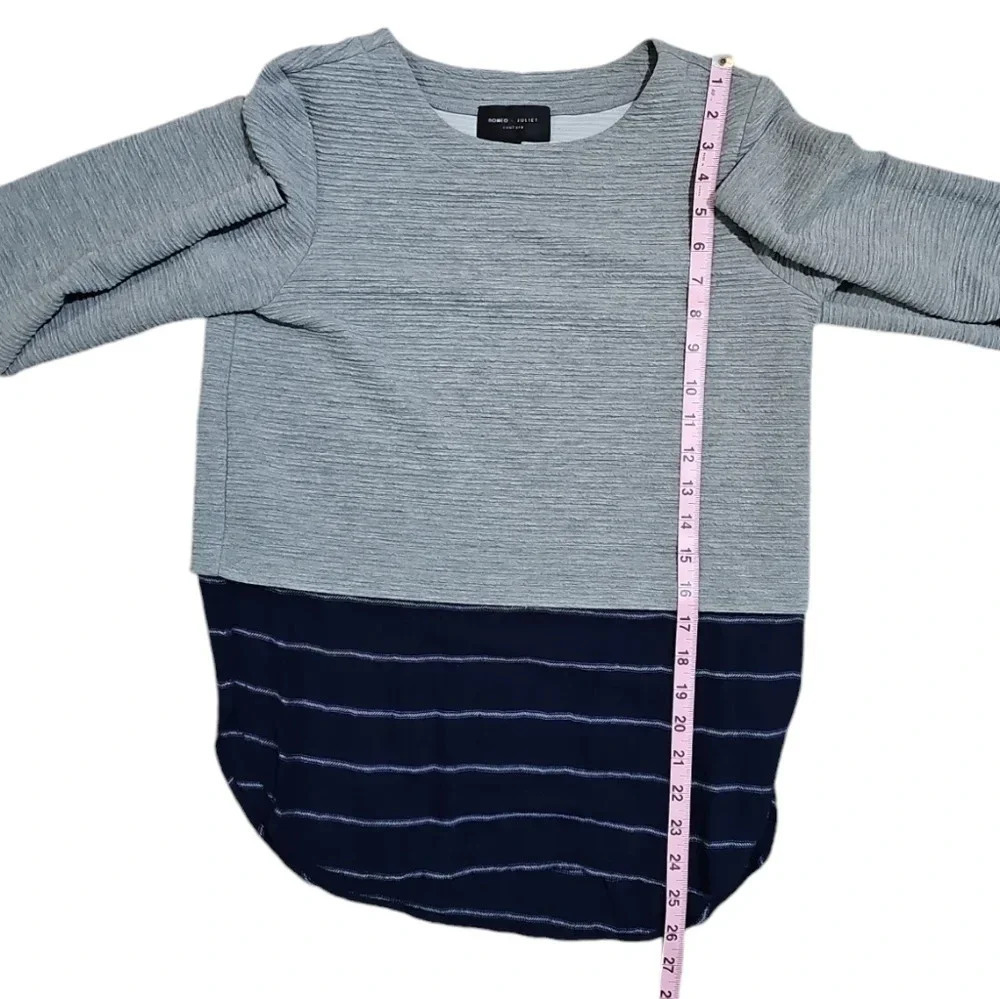 Romeo + Juliet Couture Small Gray Navy Striped 2-in-1 Layered Sweater Investment - Picture 6 of 7